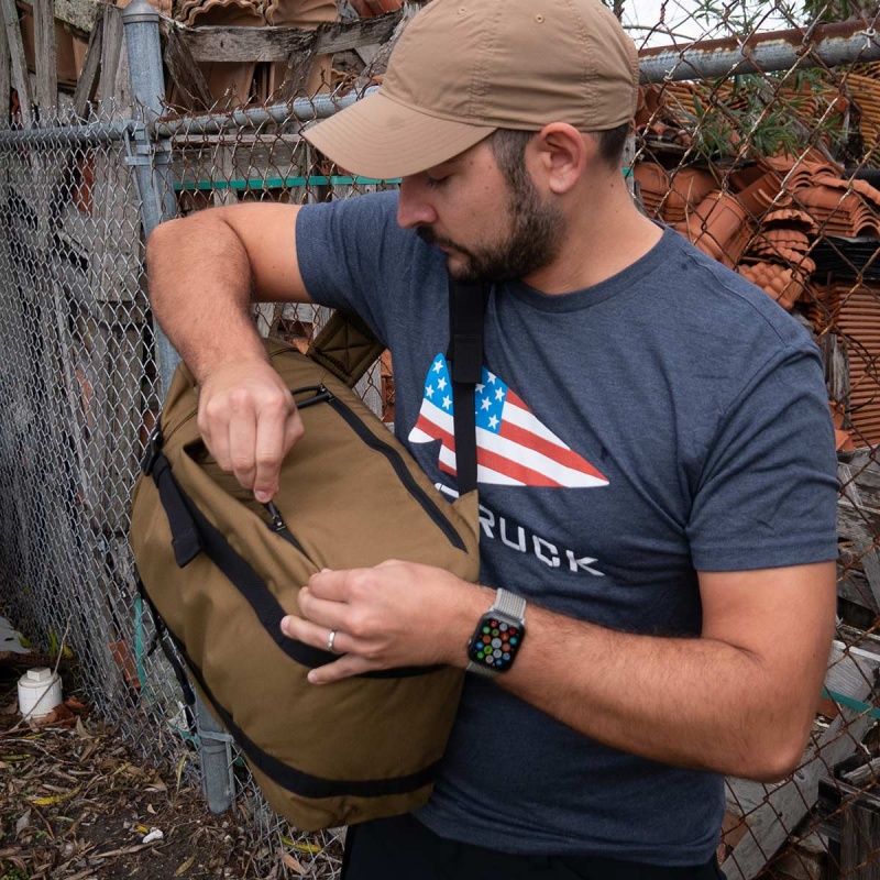 Navy Goruck USA Men's T-Shirt | CA-GCJ-863954